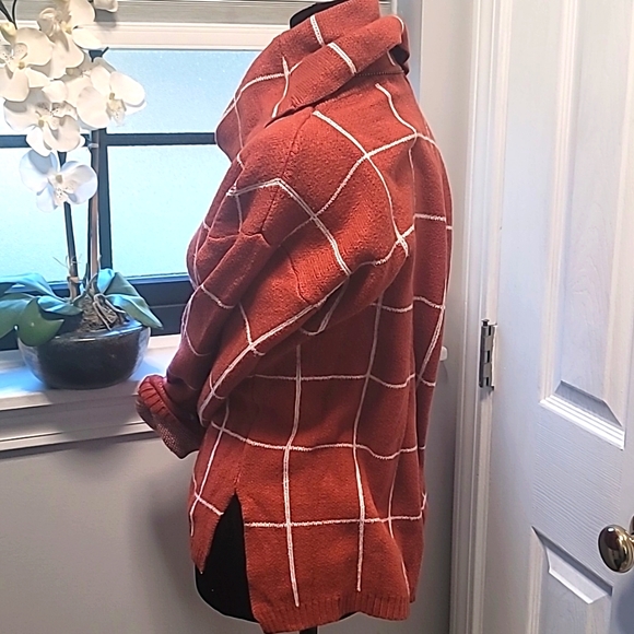 🍁KIRUNDO SWEATER! - Picture 3 of 8